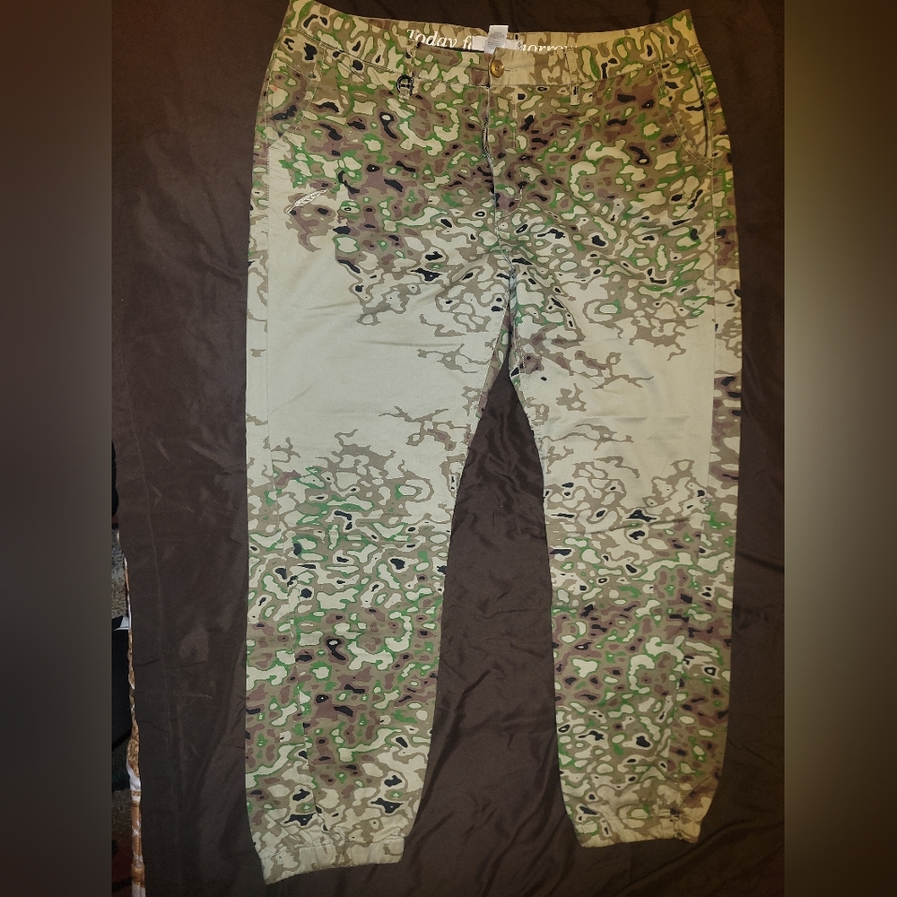 Publish Camo Joggers